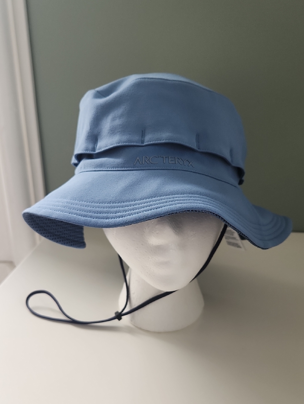 Arc'teryx Cranbrook Sky Blue Bucket Hat with Chin Cord and Top Sinch Size XL